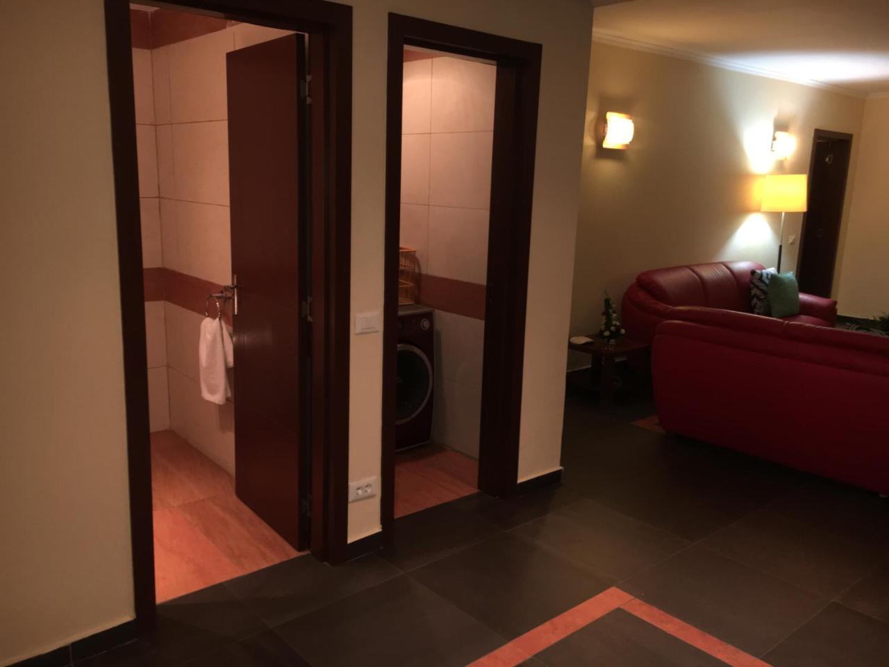 Djeug'Appart Hotel Yaoundé Екстериор снимка
