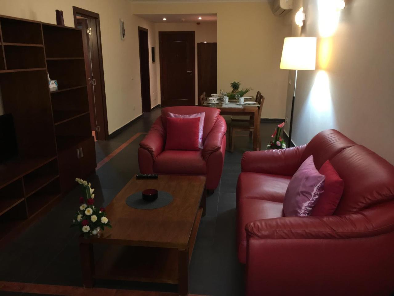 Djeug'Appart Hotel Yaoundé Екстериор снимка
