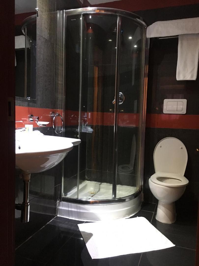 Djeug'Appart Hotel Yaoundé Екстериор снимка