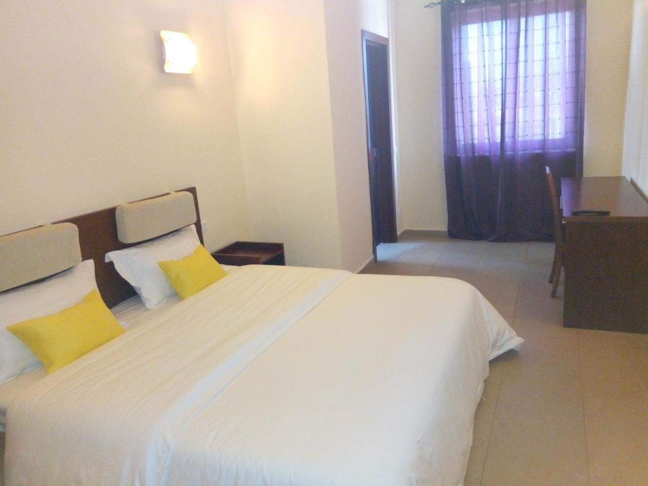 Djeug'Appart Hotel Yaoundé Екстериор снимка