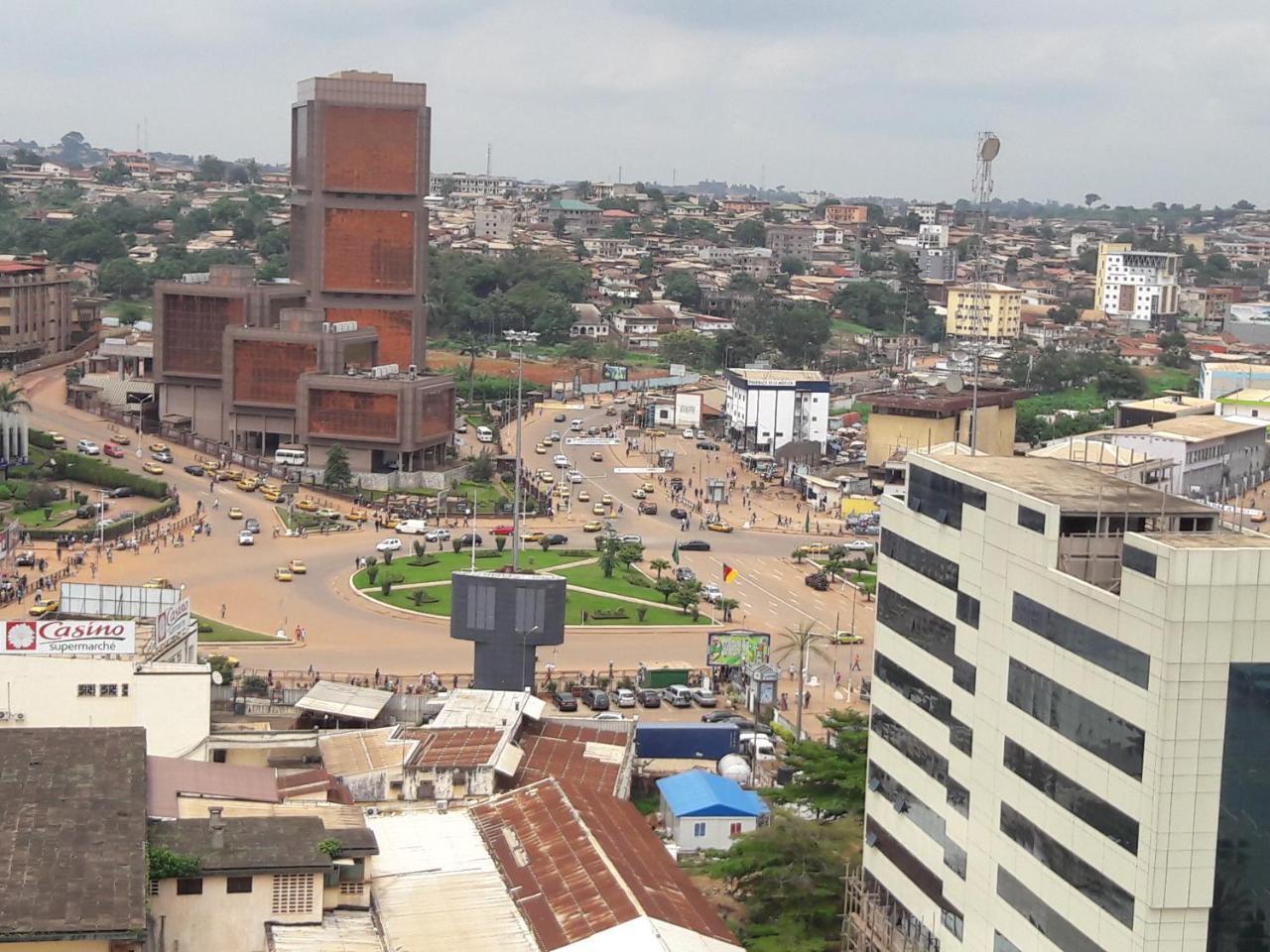 Djeug'Appart Hotel Yaoundé Екстериор снимка