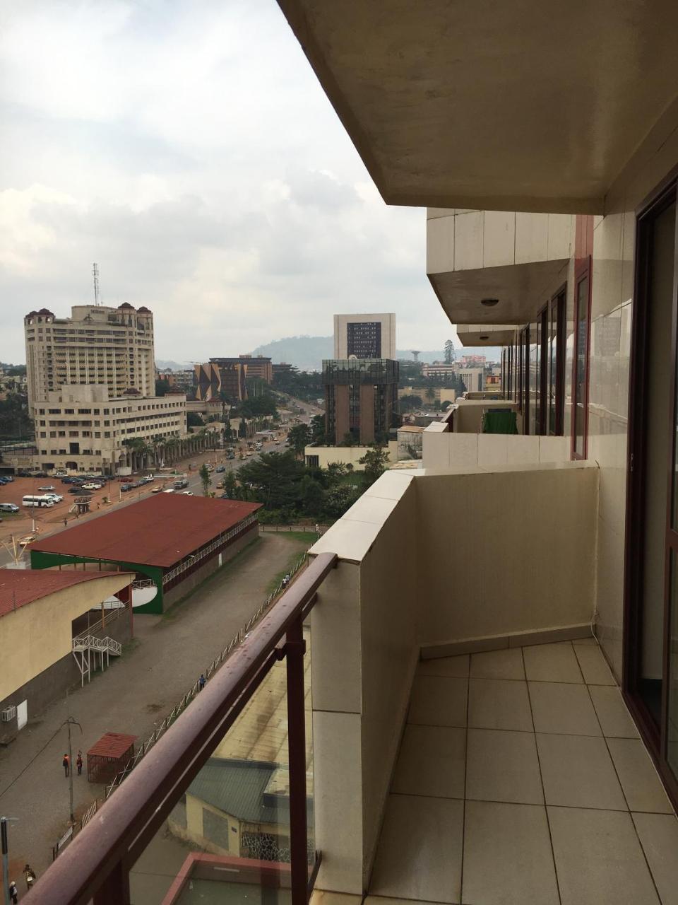 Djeug'Appart Hotel Yaoundé Екстериор снимка